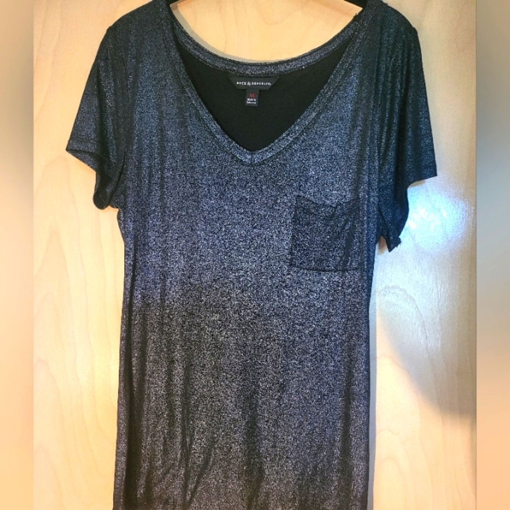 Rock & Republic black and gray shimmer tee